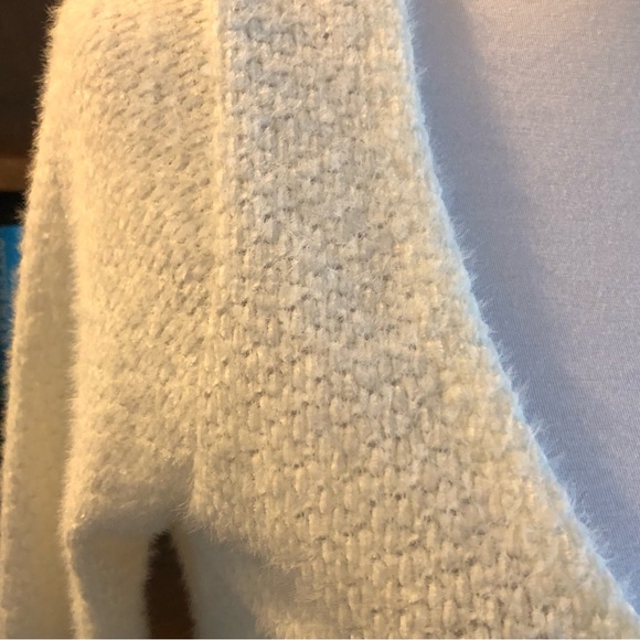 EUC Hollister Tie-Front Cropped Cardigan - Picture 4 of 5